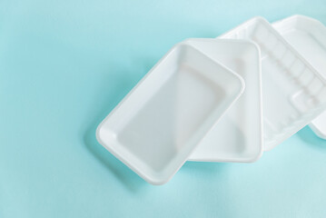 白い食品用トレー　リサイクルのイメージ