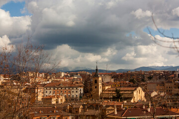 Paisaje de la ciudad de Segovia, en Castilla y Le&oacute;n, Espa&ntilde;a.