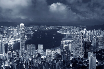 Fototapeta premium Victoria Harbor of Hong Kong city at dusk