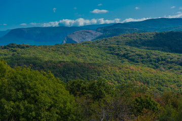 Fototapeta na wymiar landscape views in early autumn mountains Crimea Baydar Valley