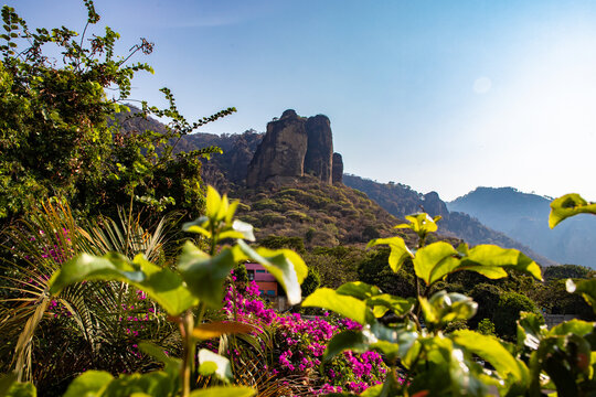 Vista del cerro del Tepozteco en semana santa, Tepoztlan, Morelos.