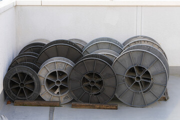 プラスチック製の電線ドラム