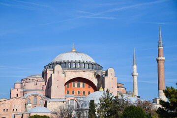 Fototapeta na wymiar Facade and outside of Hagia sophia (aya sofya) mosque and minarets in Istanbul, Turkey