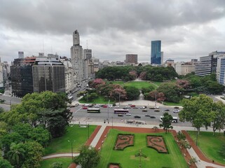 Vue panoramique de la Plaza San Martin et de la ville de Buenos-Aires sous l'orage, Buenos-Aires,...