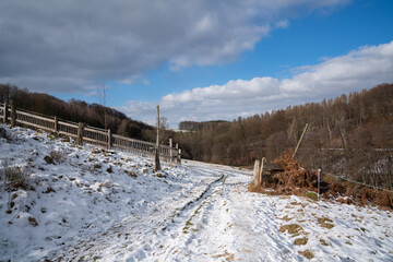 Obraz premium Hiking trail close to Odenthal, Bergisches Land, Germany
