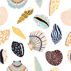 Sea shells, fossils and mollusks seamless pattern. Summer beach hand-drawn seaside vector print. Fashion textile bright multicolored illustration. Seashore elements design for fabrics, wallpaper