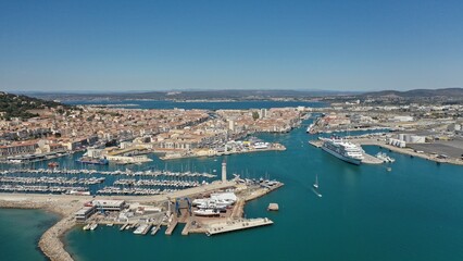 Fototapeta na wymiar Port de Sète sur la Méditerranée dans le sud de la France