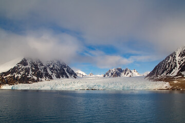 Fototapeta na wymiar Arctic Ocean sea ice and glaciers