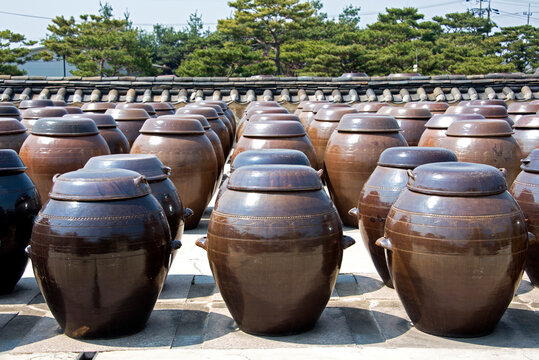 장독대 이미지 – 찾아보기 2,171 스톡 사진, 벡터 및 비디오 | Adobe Stock