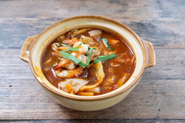  Kimchi Udon with shrimp and pork in kimchi soup