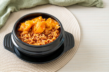 Korean instant noodles with dumplings