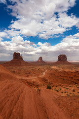 Fototapeta na wymiar Desert landscape in Monument Valley, Arizona