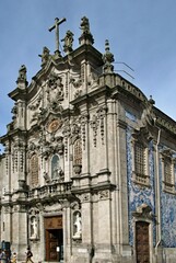Fototapeta na wymiar Carmo and Carmelita church in Porto - Portugal 