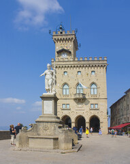 Fototapeta na wymiar Liberty Statue and Palazzo Pubblico in San Marino Republic
