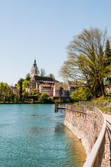 Laufenburg, Schlossberg, Kirche, St. Johann, Altstadt, Altstadthäuser, Rhein, Rheinufer, Uferweg, Frühling, Schweiz, Deutschland