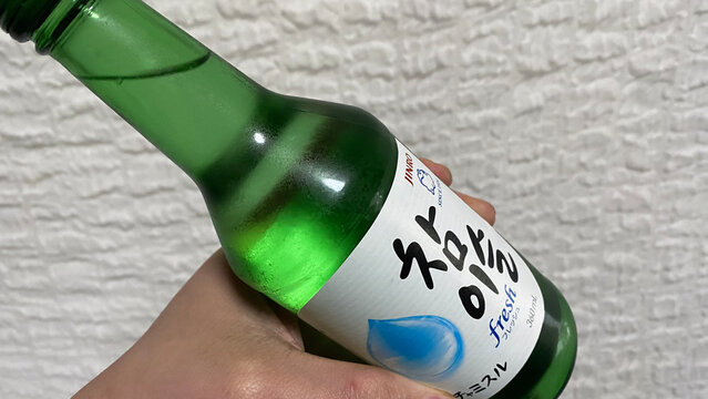 JINRO チャミスル フレッシュで晩酌。韓国の焼酎 참이슬。お酒と日常