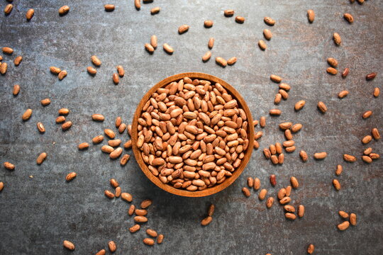 Raw whole dried speckled kidney beans