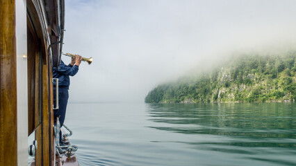 Trompetenspieler an der Echowand