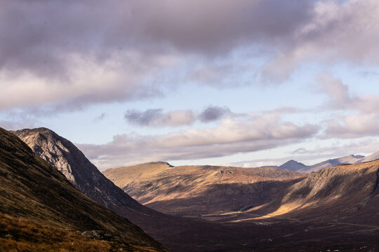 Photographie des montagnes en automne dans les highlands en Ecosse