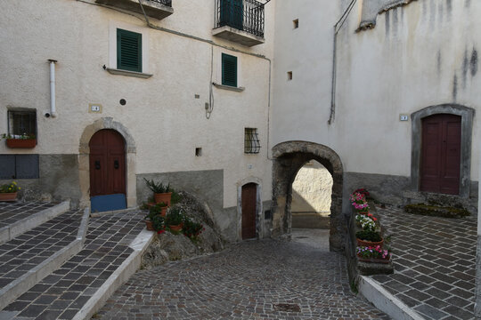 Castrovalva bilder Bläddra bland 76 stockfoton, vektorer och videor