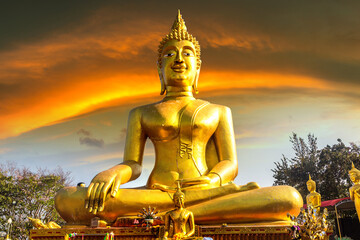 Golden Big Buddha in Pattaya - obrazy, fototapety, plakaty
