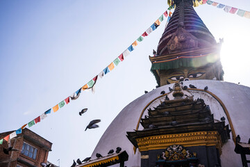 Temple bouddhiste dans les rues de Katmandou au Népal