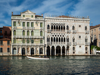 Fototapeta na wymiar palazzo on venice canal