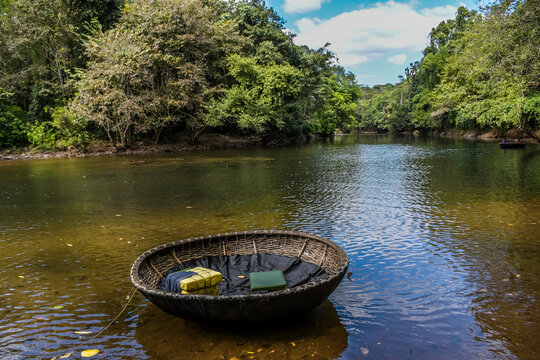 Kerala bowl boat ride experiance in Konni