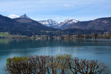 Blick von St. Wolfgang über den Wolfgangsee auf Wieslerhorn, Pitscherberg und Osterhorn,...