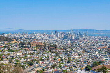 Fototapeta premium View of San Francisco residential and commercial area from Twin Peaks in California