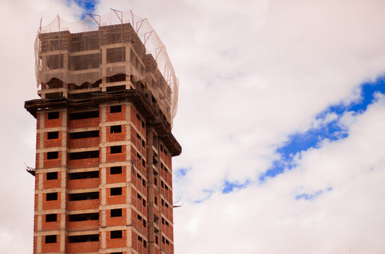 A constru&ccedil;&atilde;o de edif&iacute;cios na grande cidade