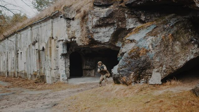 Lady Lieutenant giving comman signs to regiment team . High quality 4k footage