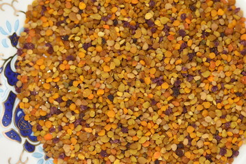  pile of bee pollen 