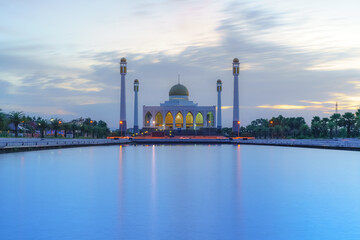Naklejka premium The big center mosque songkhla thailand long exposure
