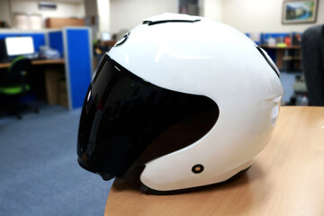 Helmet for motorcyclists, this sport helmet is white. This helmet serves to avoid collisions on the...