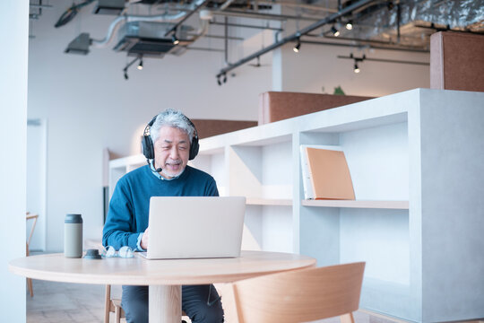 Senior in Online Meeting