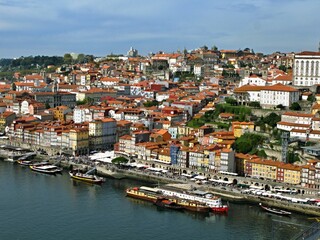 Fototapeta na wymiar Porto panorama city view with Douro river - Portugal