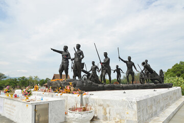 Two Heroines Monument is a memorial statue of the heroines Thao Thep Kasattri and Thao Sri Sunthon, who rallied islanders in 1785 to repel Burmese invaders. This is the new landmark in 2022.