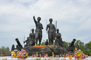 Two Heroines Monument is a memorial statue of the heroines Thao Thep Kasattri and Thao Sri Sunthon, who rallied islanders in 1785 to repel Burmese invaders. This is the new landmark in 2022.