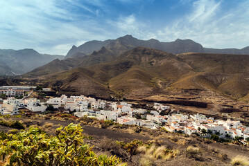 Vista del pueblo de Agaete y las montañas del Parque Natural de Tamadaba de fondo en la isla de Gran Canaria, Islas Canarias, España
