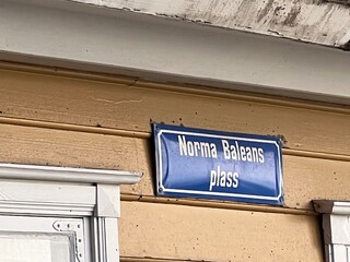 Obraz premium Streets and Houses in Historical Sydnes District Bergen Norway