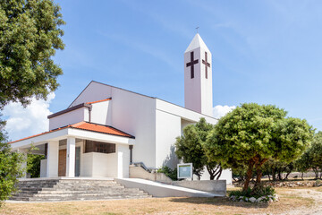 Fototapeta na wymiar Kirche von Mandre, Crkva Gospe Snježne, Insel Pag, Kroatien