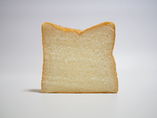 白背景に1枚の食パン