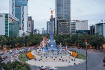 Mexico City, CDMX, Mexico, OUT, 17 2021, El Ángel de la Independencia surrounded by several people, Paseo de La Reforma avenue