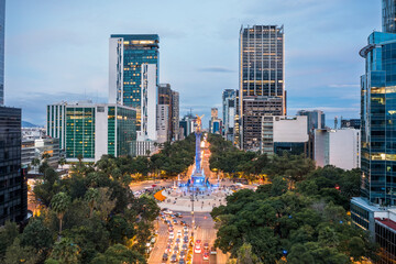 Mexico City, CDMX, Mexico, OUT, 17 2021, El Ángel de la Independencia surrounded by several people, Paseo de La Reforma avenue