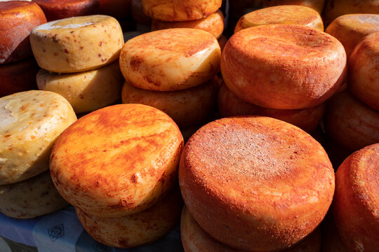 Queijo caseiro de cabra e de ovelha apimentado