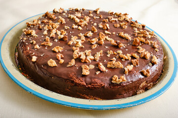 Walnut cake with chocolate