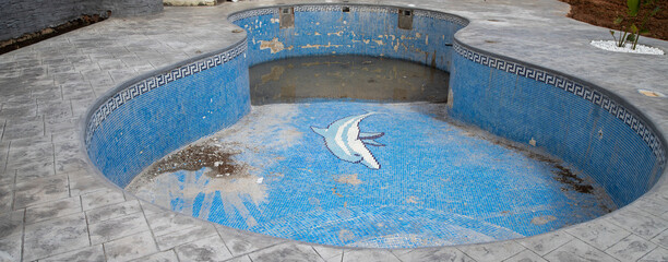 Swimming pool in poor condition, pending repair