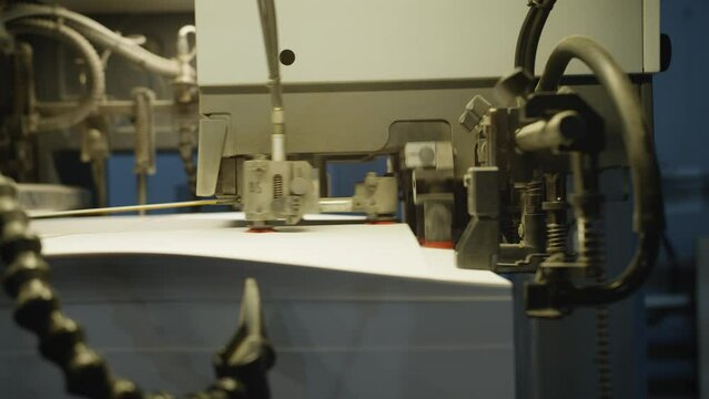 printing of coloured newspapers with an offset printing machine at a printing press