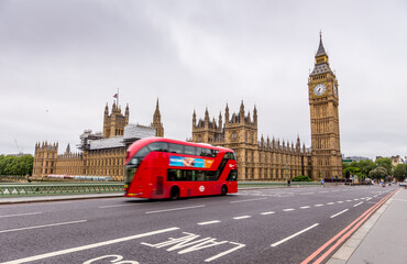 Obraz na płótnie Canvas London Big Ben and the Red Bus